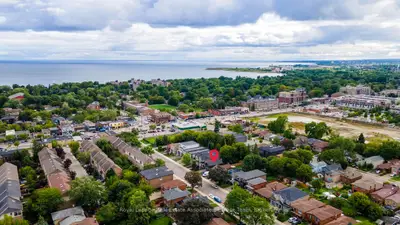 28 Thirtieth Street, Toronto, On M8w 3b6