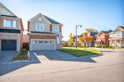 442 Blinco Terrace, Milton, On L9t 8y8
