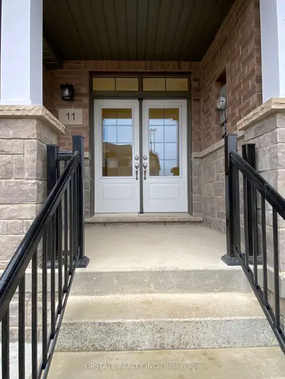 11 Minnock Street, Caledon, On L7c 4k5