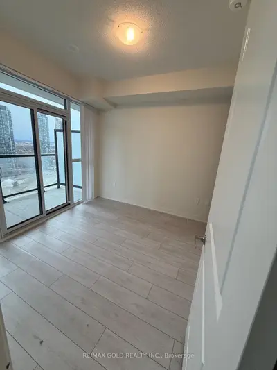 38 Annie Craig Drive 2707, Toronto, On M8v 0g9