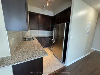 225 Webb Drive 2302, Mississauga, On L5b 4p2