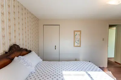 2412 Brasilia Circle, Mississauga, On L5n 2g1