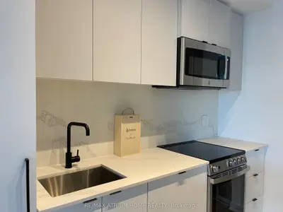 285 Dufferin Street W 630, Toronto, On M6k 0j2