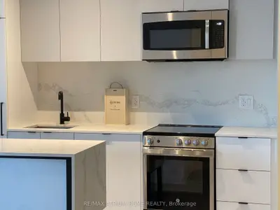 285 Dufferin Street W 630, Toronto, On M6k 0j2