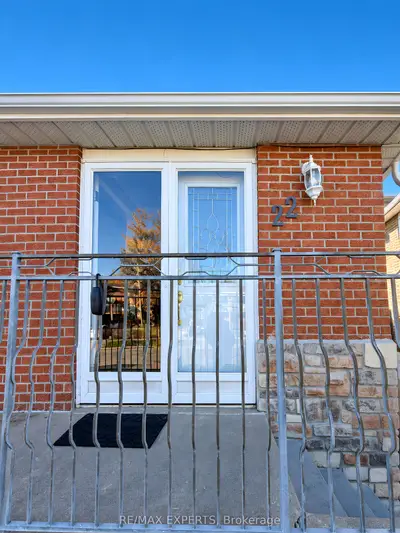 22 Rita Drive, Toronto, On M3l 2g6