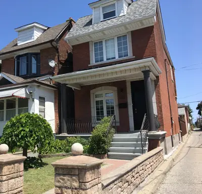 127 Harvie Avenue Upper, Toronto, On M6e 4k5