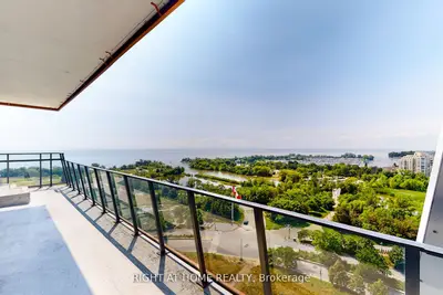 30 Shore Breeze Drive 1318, Toronto, On M8v 0j1