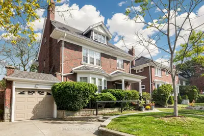 20 Grenadier Heights, Toronto, On M6s 2w6