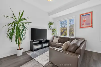 5 William Jackson Way 68, Toronto, On M8x 2j2