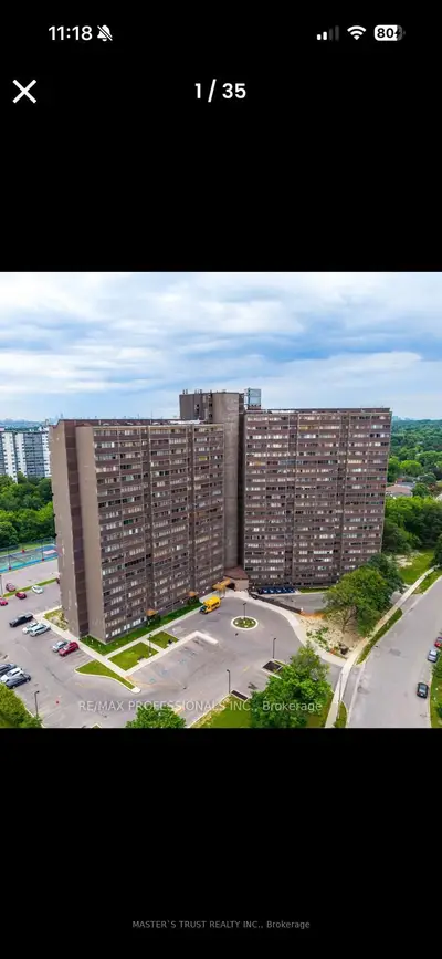 11 Wincott Drive 1105, Toronto, On M9r 2r9