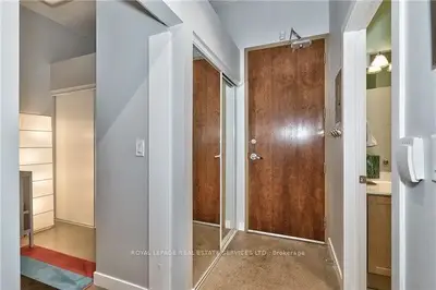 2 Fieldway Road 316, Toronto, On M8z 3l1