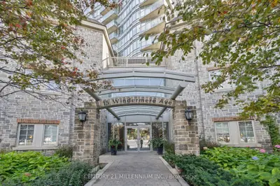15 Windermere Avenue Th109, Toronto, On M6s 5a2