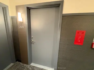 2485 Eglinton Avenue W 203, Mississauga, On L5m 2t1