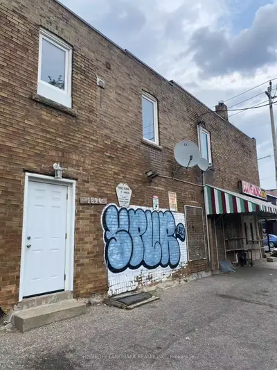 1890 Dufferin Street Second Floor, Toronto, On M6e 3p7