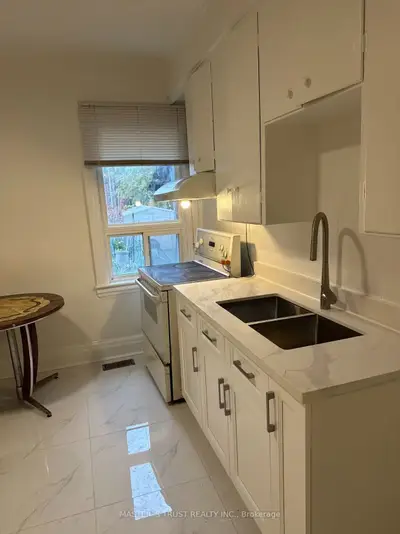 841 Dupont Street, Toronto, On M6g 1z7