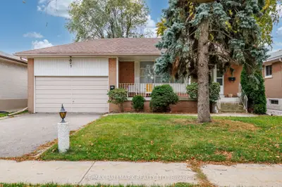 7 Mancroft Crescent, Toronto, On M9w 3g1
