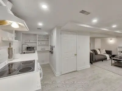 24 Pauline Avenue Bsmt, Toronto, On M6h 3m8