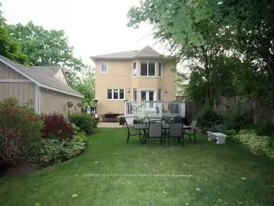 275 Allan Street, Oakville, On L6j 3p3