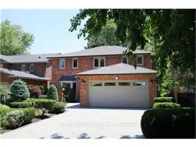 Detached in Oakville