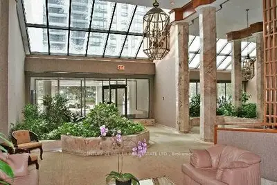 2180 Marine Drive 906, Oakville, On L6l 5v2