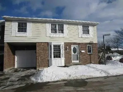 Condo Townhouse in Mississauga