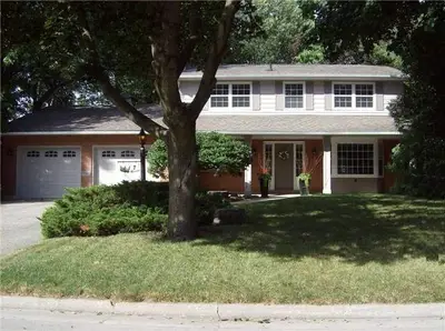 117 Tavistock Square, Oakville, On L6k 2v1