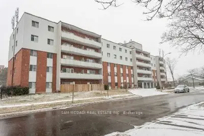 Condo Apartment in Mississauga