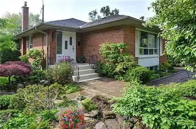 592 Unsworth Avenue, Oakville, On L6k 1p5