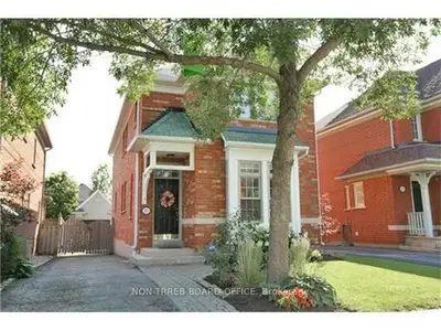 Detached in Oakville