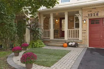 2228 Shadetree Avenue, Burlington, On L7l 6l4