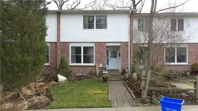 1270 Gainsborough Drive 45, Oakville, On L6h 2l2