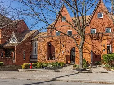 53 Forsythe Street, Oakville, On L6k 3r7