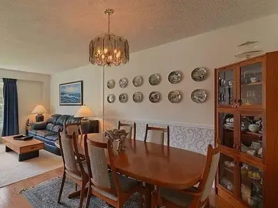 9 Come By Chance Mews, Mississauga, ON L5N 1J7