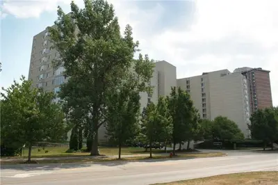 5280 LAKESHORE Road 802, Burlington, ON L7L 5R1