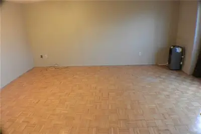 109 Bristol Road E 22, Mississauga, ON L4Z 3P6