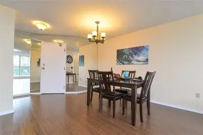 4205 Shipp Drive 203, Mississauga, ON L4Z 2Y8