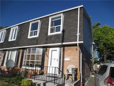 Semi-Detached in Mississauga
