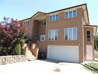 69 Treelawn Parkway, Toronto W04, ON M6L 2H1