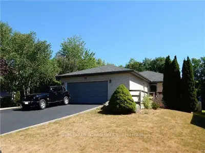 753 Greenwood Place, Burlington, On L7t 4j3