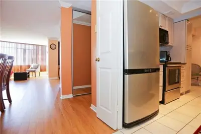 3100 Kirwin Avenue Ph04, Mississauga, ON L5A 3S6