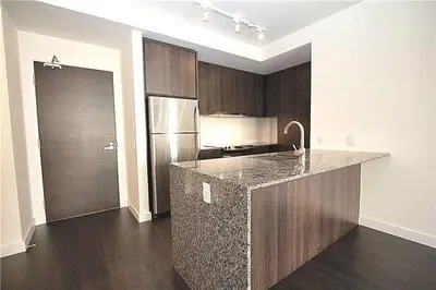 5035 Harvard Road 206, Mississauga, ON L5M 0W7
