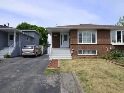 3530 Ellengale Drive, Mississauga, ON L5C 1Z7