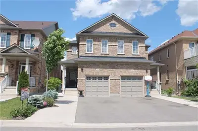 4805 Bluefeather Lane, Mississauga, ON L5R 0E1