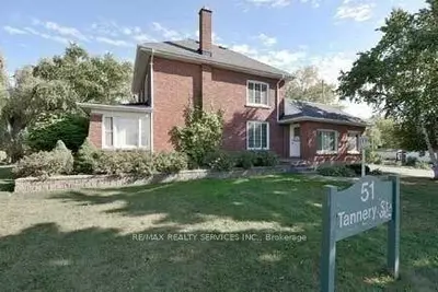 Triplex in Mississauga