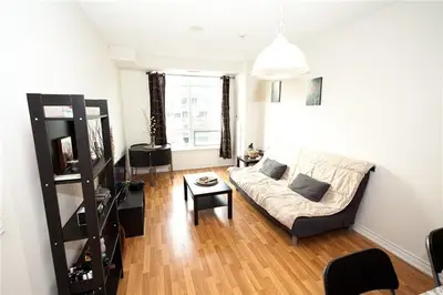 1135 Royal York Road 614, Toronto W08, ON M9A 0C3