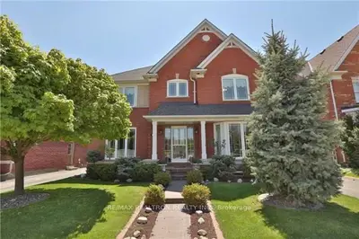 212 Lexington Road, Oakville, On L6h 6l6