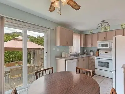 5951 Candlebrook Court, Mississauga, ON L5V 2V5