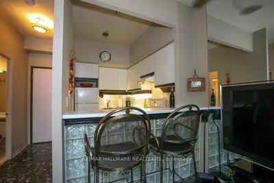 2261 Lake Shore Boulevard W 104, Toronto W06, ON M8V 3X1