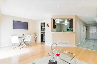 5238 Bushelgrove Circle, Mississauga, ON L5M 6C5