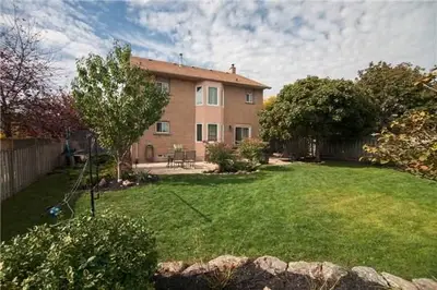 2229 Towne Boulevard, Oakville, ON L6H 5J9